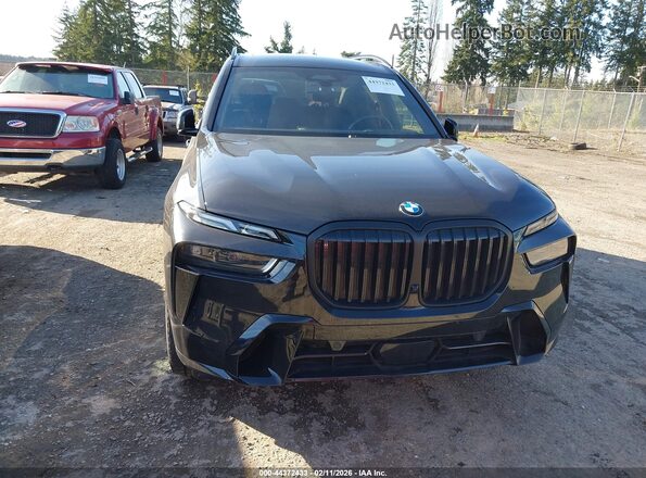 5UX23EM01R9V78400 2024 BMW X7 Black Widok wnętrza z tyłu