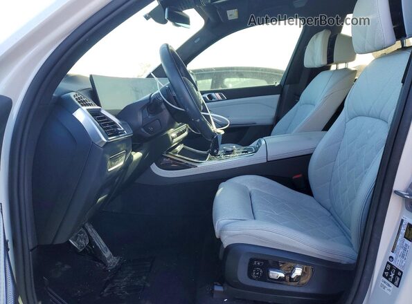 5UX23EM01S9Y89766 2025 BMW X7 White Widok wnętrza z przodu