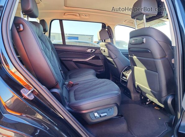5UX23EM02R9V84254 2024 BMW X7 Черный Вид задних сидений