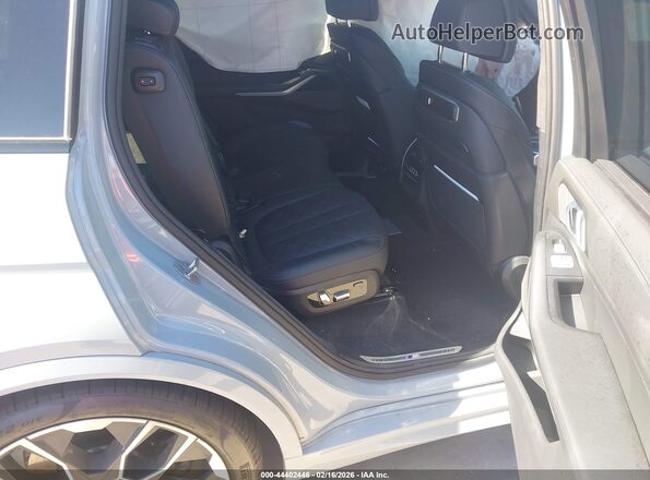 5UX23EM04R9U78193 2024 BMW X7 Gray Widok naklejki z numerem VIN