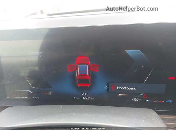 5UX23EM05R9T87756 2024 BMW X7 Red Widok tylnych siedzeń