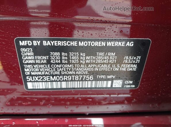 5UX23EM05R9T87756 2024 BMW X7 Red Widok komory silnika