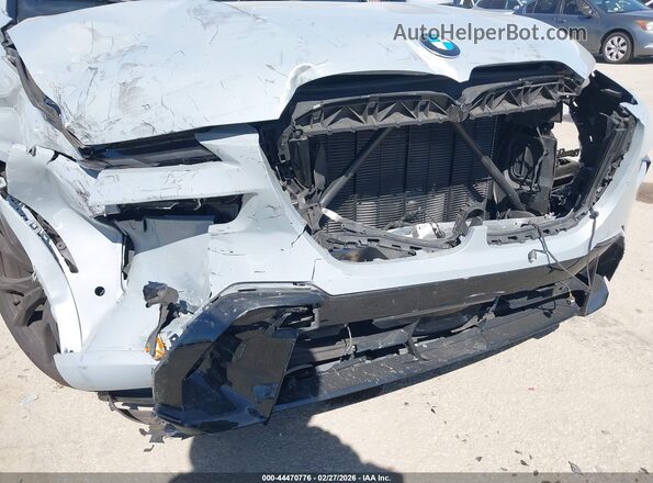 5UX23EM05S9X64950 2025 BMW X7 Gray Вид спереду