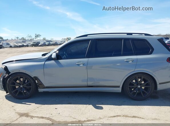 5UX23EM05S9X64950 2025 BMW X7 Gray Панорамний вид салону 360°
