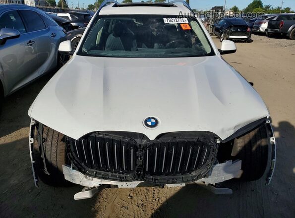 5UX23EM06P9R07377 2023 BMW X7 White Դիմացի տեսք