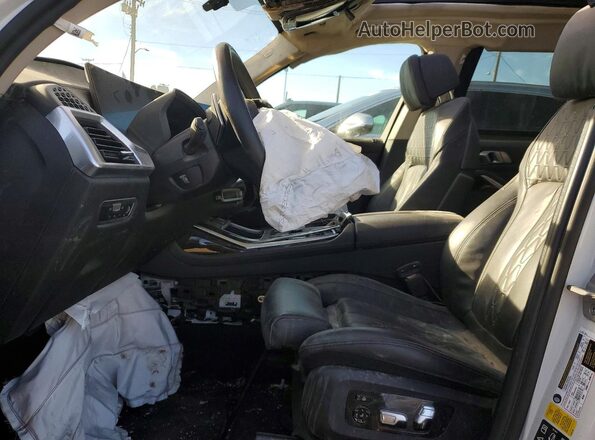 5UX23EM06P9R07377 2023 BMW X7 White Սալոնի դիմացի տեսք