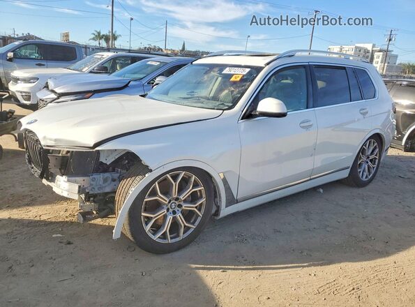 5UX23EM06P9R07377 2023 BMW X7 White Առջևի ձախ երեք քառորդ տեսարան
