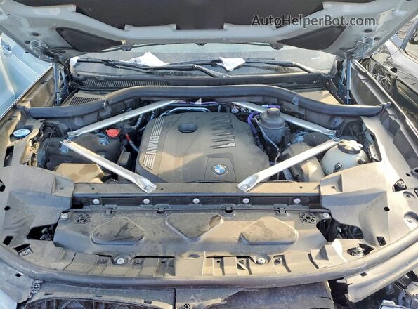 5UX23EM08P9P30735 2023 BMW X7 Silver Вид підкапотного простору