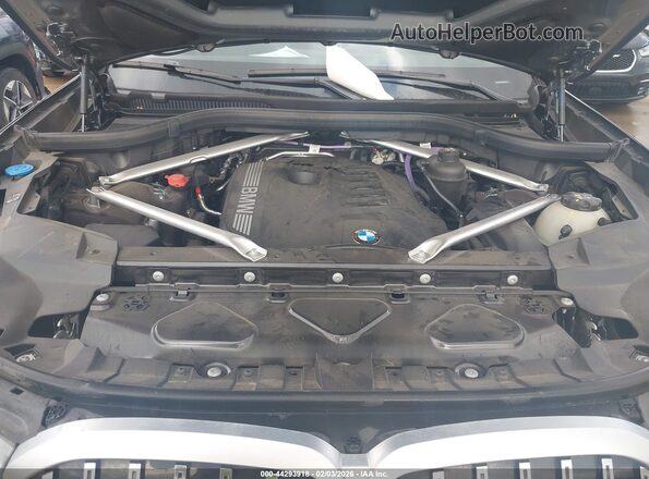 5UX23EM09T9052331 2026 BMW X7 Gray უკანა ხედი