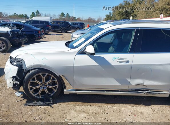 5UX23EM0XT9053505 2026 BMW X7 Белый Вид задней части салона