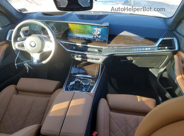 5UX23EM0XT9159100 2026 BMW X7 White Widok deski rozdzielczej