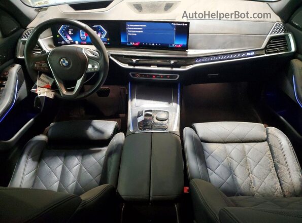 5UX23EU04R9V40191 2024 BMW X5 Серый Вид панели приборов