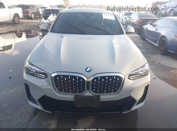 5UX33DT01N9M07091 2022 BMW X4 Gray Widok wnętrza z tyłu