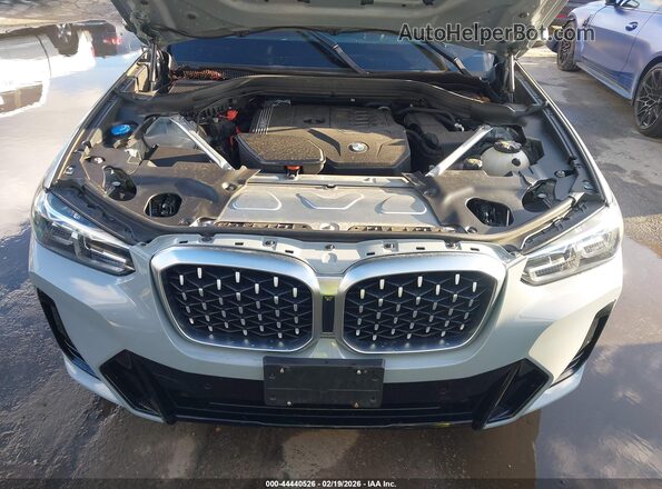 5UX33DT01N9M07091 2022 BMW X4 Gray Widok z tyłu