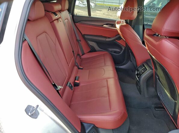 5UX33DT06P9R45790 2023 BMW X4 White Вид задньої частини салону