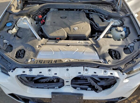 5UX33DT06P9R45790 2023 BMW X4 White Вид підкапотного простору
