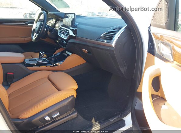 5UX33DT08N9K86186 2022 BMW X4 Белый Вид салона спереди