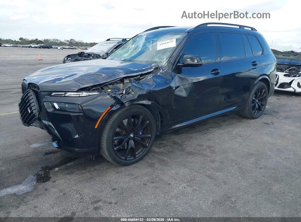 5UX33EM01S9Y10746 2025 BMW X7 Черный Передняя левая четверть