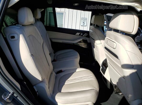 5UX33EM06P9M78231 2023 BMW X7 Silver Rear interior view