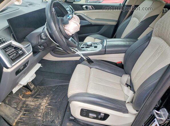 5UX33EM07P9P47434 2023 BMW X7 Black Front interior view