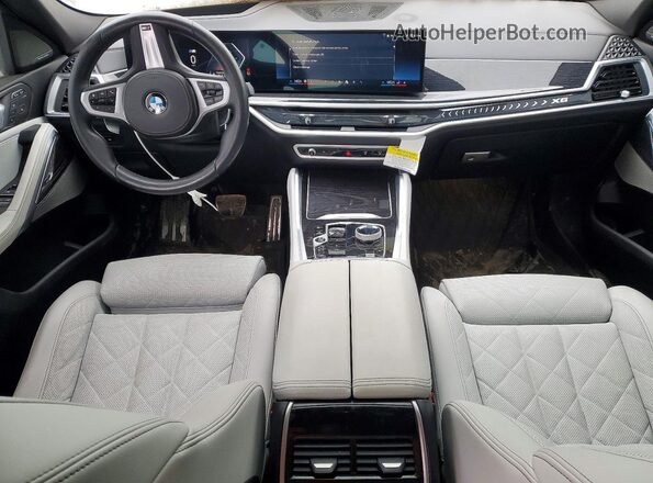 5UX33EX01R9S30550 2024 BMW X6 Белый Вид панели приборов