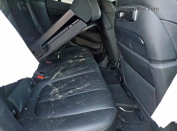 5UX33EX08R9S29797 2024 BMW X6 Silver Widok tylnych siedzeń