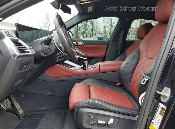 5UX33EX08R9U79072 2024 BMW X6 Черный Вид салона спереди