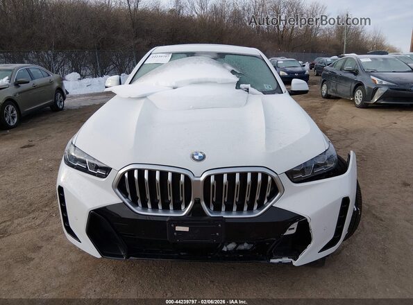 5UX33EX09T9161226 2026 BMW X6 Белый Вид задней части салона