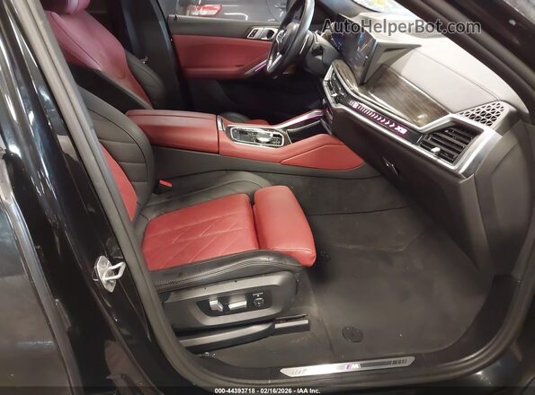5UX33EX0XR9T80883 2024 BMW X6 Black Вид салону спереду