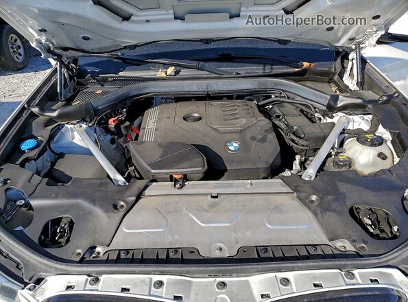 5UX43DP00P9P34048 2023 BMW X3 White Vista interior trasera