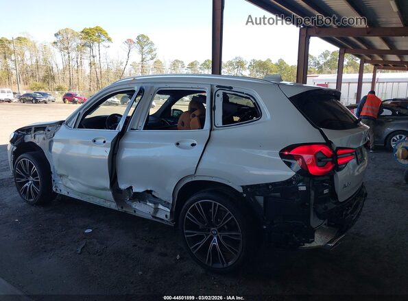 5UX43DP05R9W67207 2024 BMW X3 White 360 interior view