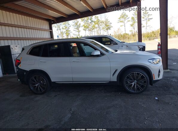 5UX43DP05R9W67207 2024 BMW X3 White Rear interior view