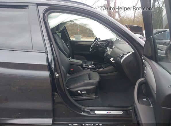 5UX43DP08N9K48228 2022 BMW X3 Черный Вид салона спереди