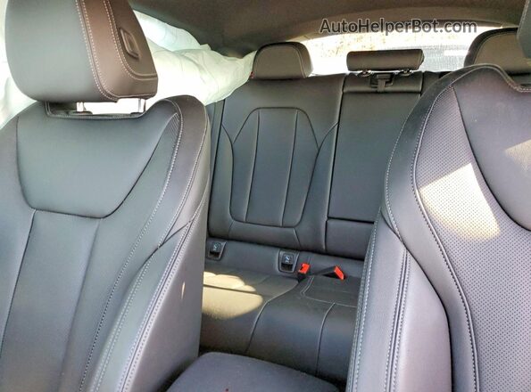 5UX43DT08R9W26883 2024 BMW X4 Black Widok tylnych siedzeń