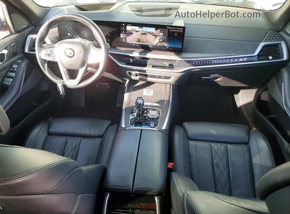 5UX43EM15P9S01552 2023 BMW X7 White Widok deski rozdzielczej