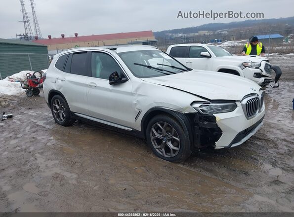 5UX53DP05N9M26195 2022 BMW X3 Белый Передняя правая четверть