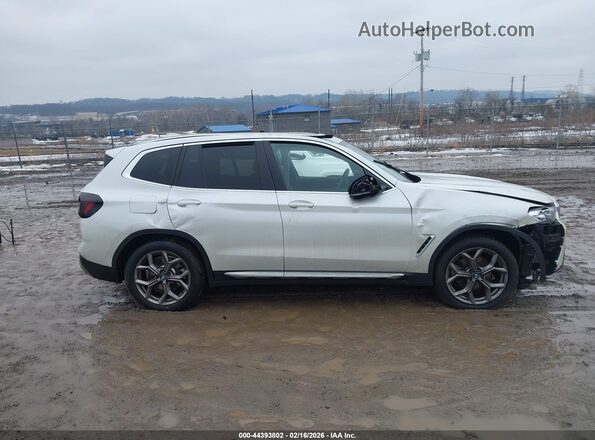 5UX53DP05N9M26195 2022 BMW X3 Белый Панорамный вид салона 360°