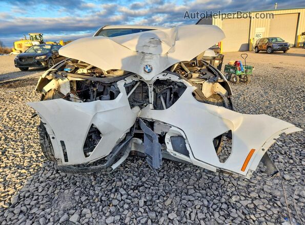 5UX53DP07P9S79784 2023 BMW X3 Белый Вид спереди