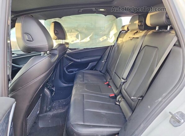 5UX53DP07P9S79784 2023 BMW X3 Белый Вид задней части салона