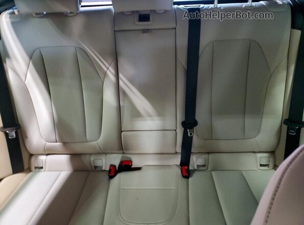 5UX53DP07R9T42997 2024 BMW X3 Charcoal Widok tylnych siedzeń