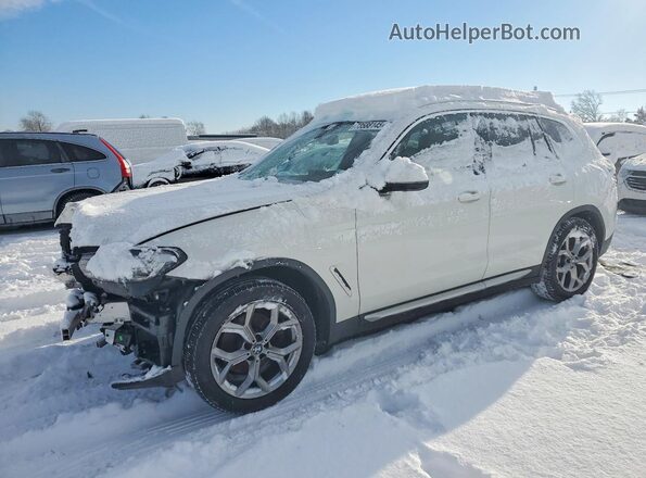 5UX53DP09N9M66389 2022 BMW X3 Белый Передняя левая четверть