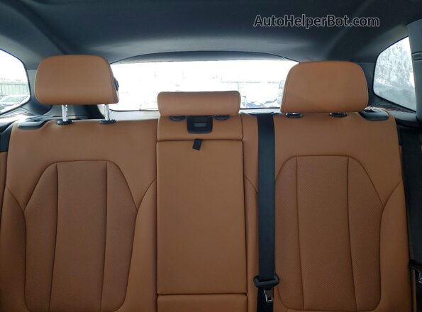 5UX53DP09N9M66389 2022 BMW X3 Белый Вид задних сидений