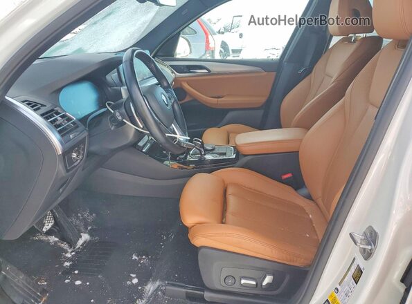 5UX53DP09N9M66389 2022 BMW X3 Белый Вид салона спереди