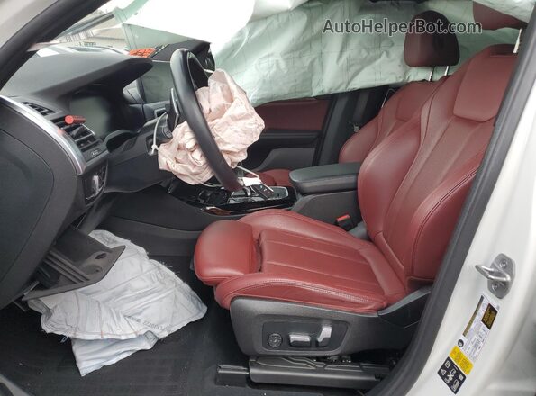 5UX53DP09P9P03918 2023 BMW X3 White Vista interior delantera