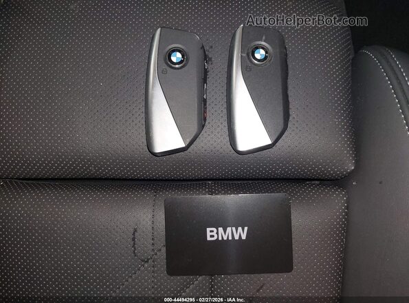 5UX53GP03S9Y61200 2025 BMW X3 Красный Вид панели приборов