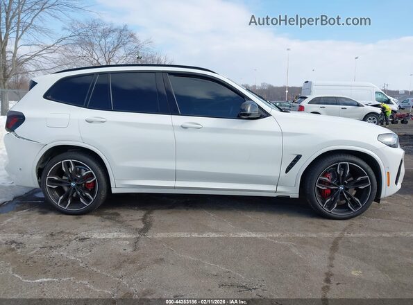 5UX83DP00R9W79105 2024 BMW X3 Белый Вид задней части салона