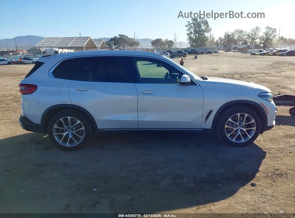 5UXCR4C03L9B30913 2020 BMW X5 Белый Панорамный вид салона 360°