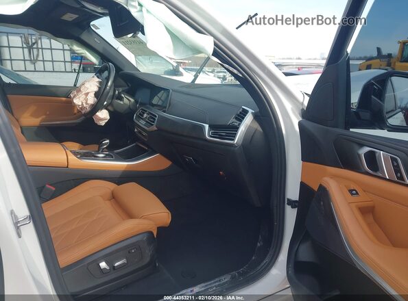 5UXCR6C09P9R22756 2023 BMW X5 White Вид салону спереду