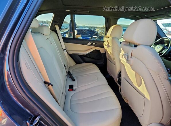 5UXCR6C51KLL64912 2019 BMW X5 Серый Вид задней части салона