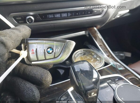 5UXCR6C57KLL35592 2019 BMW X5 Белый Вид панели приборов